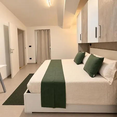 Dimora Delle Tre Vette - Ospedale E Gdf Guest house L'Aquila